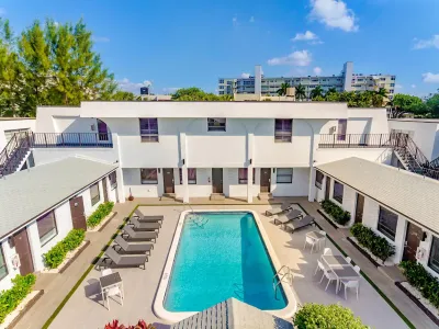 Beach Walk Deerfield